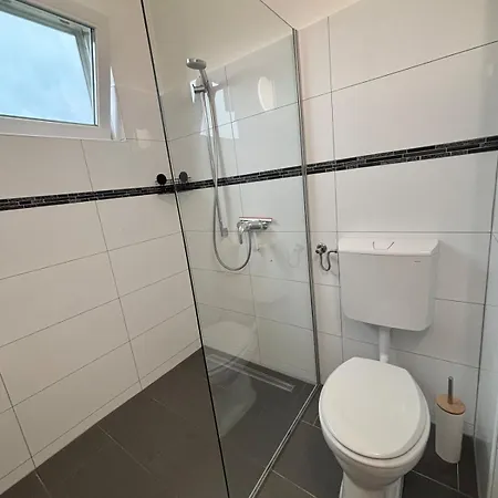 Holzinger In Woertherseenaehe Apartment